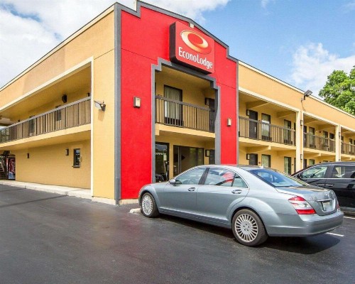 Econo Lodge North Knoxville - image 13