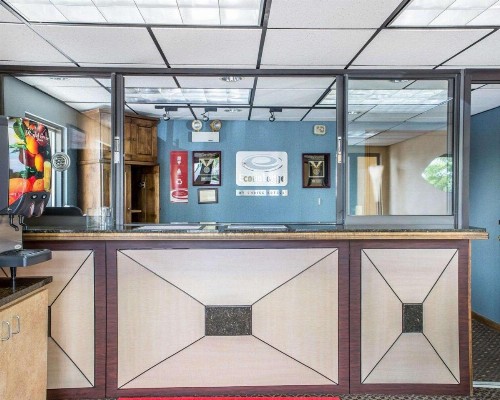 Econo Lodge North Knoxville - image 17