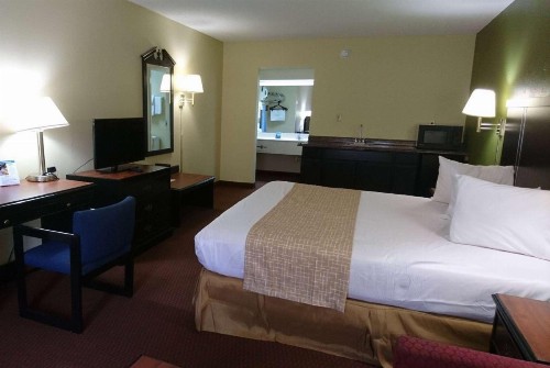 Travelodge by Wyndham Knoxville East - image 13