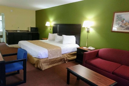 Travelodge by Wyndham Knoxville East - image 16