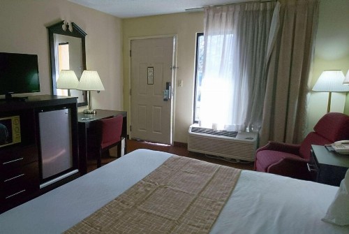 Travelodge by Wyndham Knoxville East - image 21