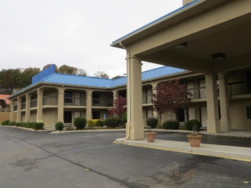 Travelodge by Wyndham Knoxville East - image 24