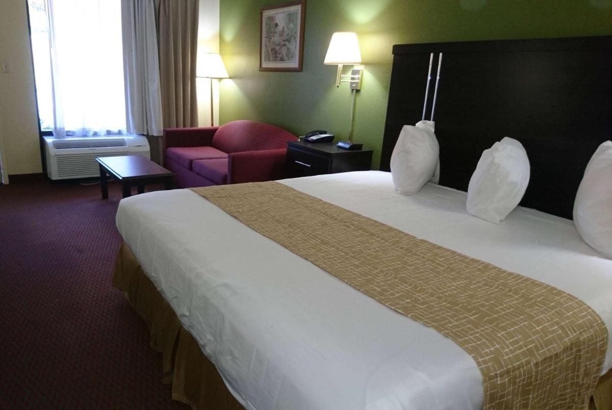 Travelodge by Wyndham Knoxville East - image 5