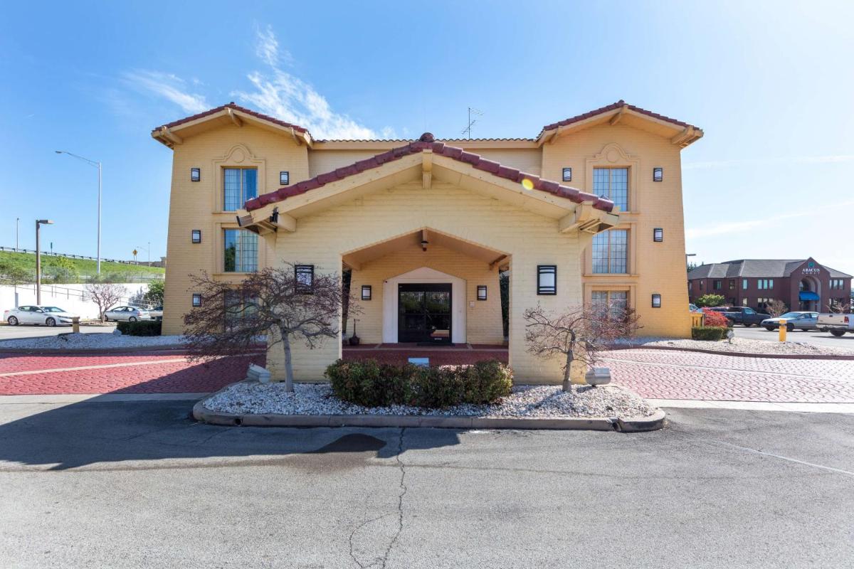 Motel 6-Knoxville TN - image 2