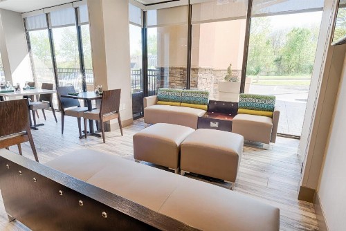 Holiday Inn Knoxville N - Merchant Drive an IHG Hotel - image 12