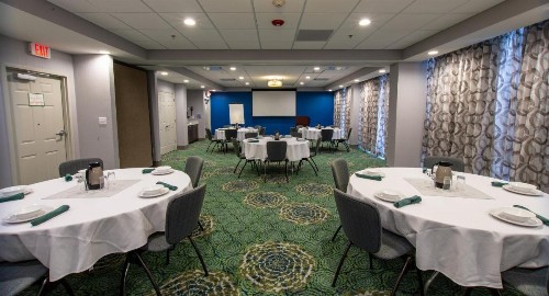 Holiday Inn Knoxville N - Merchant Drive an IHG Hotel - image 38