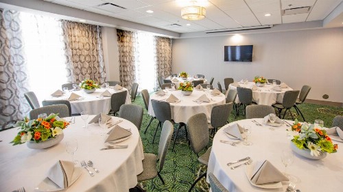 Holiday Inn Knoxville N - Merchant Drive an IHG Hotel - image 42