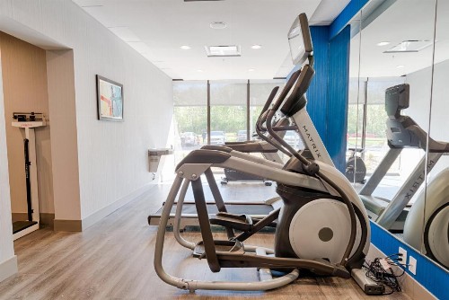 Holiday Inn Knoxville N - Merchant Drive an IHG Hotel - image 9
