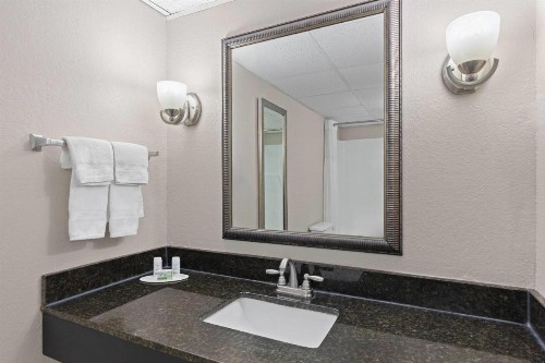 Baymont by Wyndham Knoxville I-75 - image 11