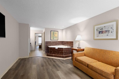 Baymont by Wyndham Knoxville I-75 - image 28