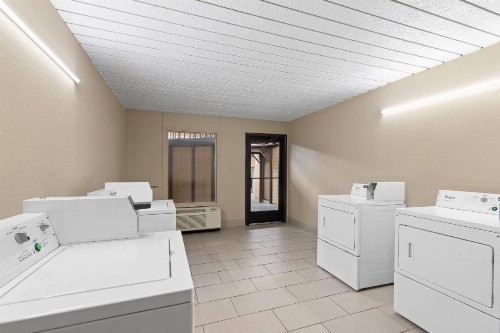 Baymont by Wyndham Knoxville I-75 - image 32
