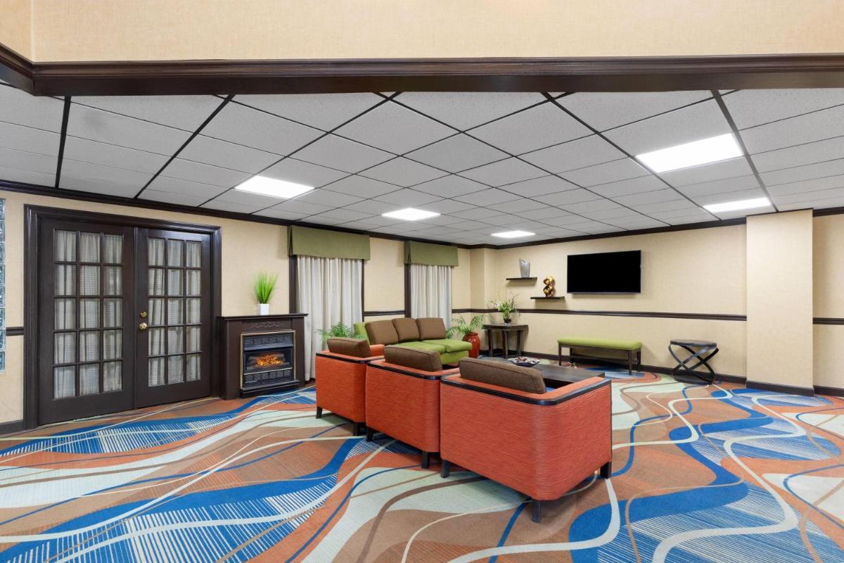 Baymont by Wyndham Knoxville I-75 - image 6