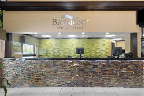 Baymont by Wyndham Knoxville I-75 - image 7