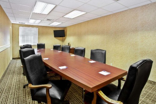 Baymont by Wyndham Knoxville/Cedar Bluff - image 12
