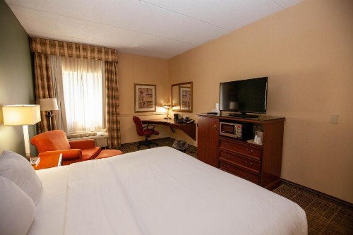 Baymont by Wyndham Knoxville/Cedar Bluff - image 13