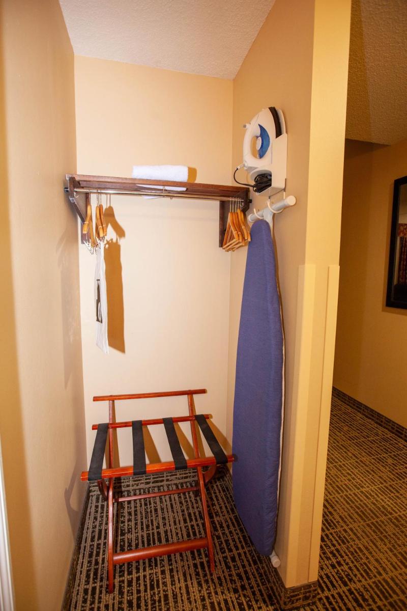 Baymont by Wyndham Knoxville/Cedar Bluff - image 2