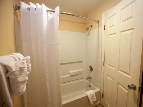 Baymont by Wyndham Knoxville/Cedar Bluff - image 32