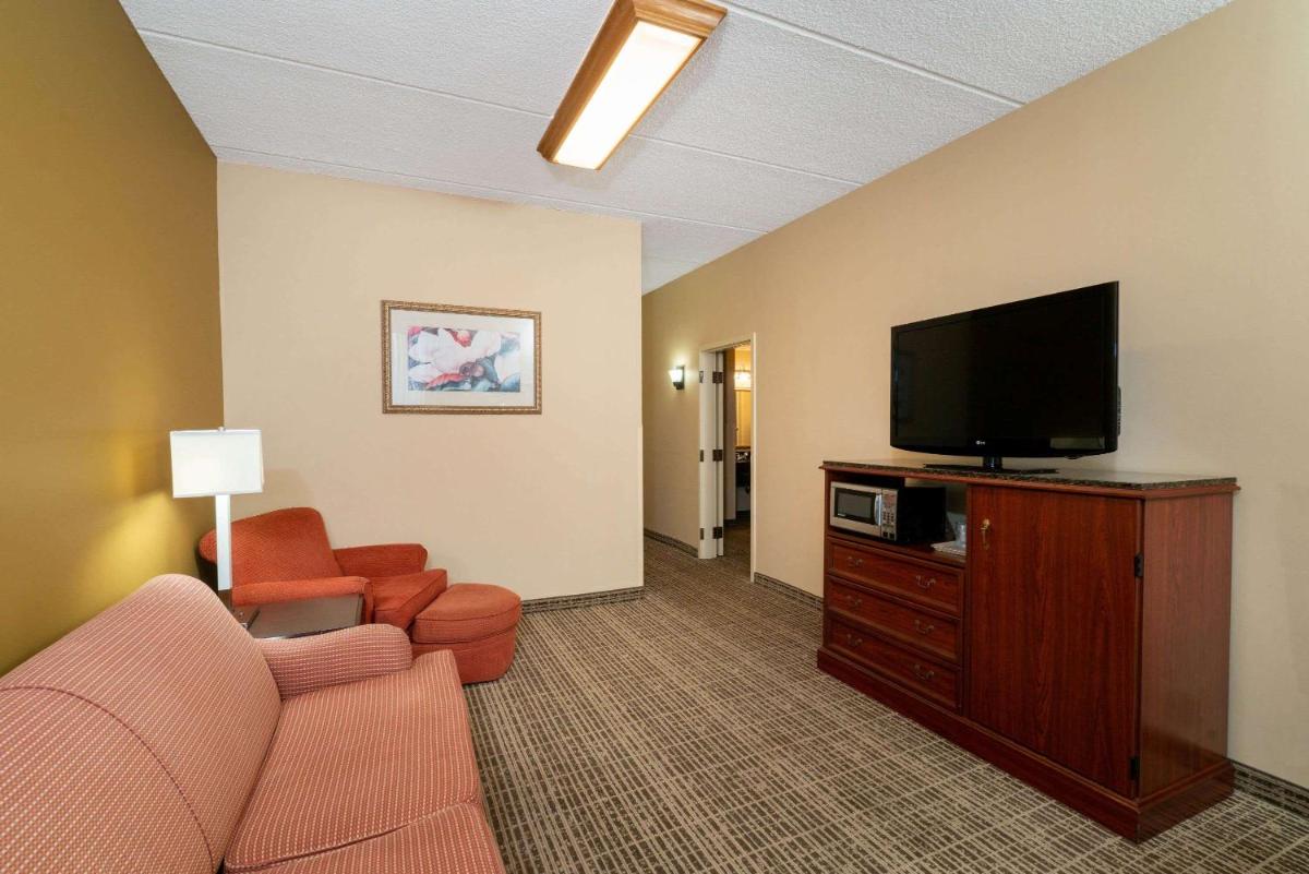 Baymont by Wyndham Knoxville/Cedar Bluff - image 5