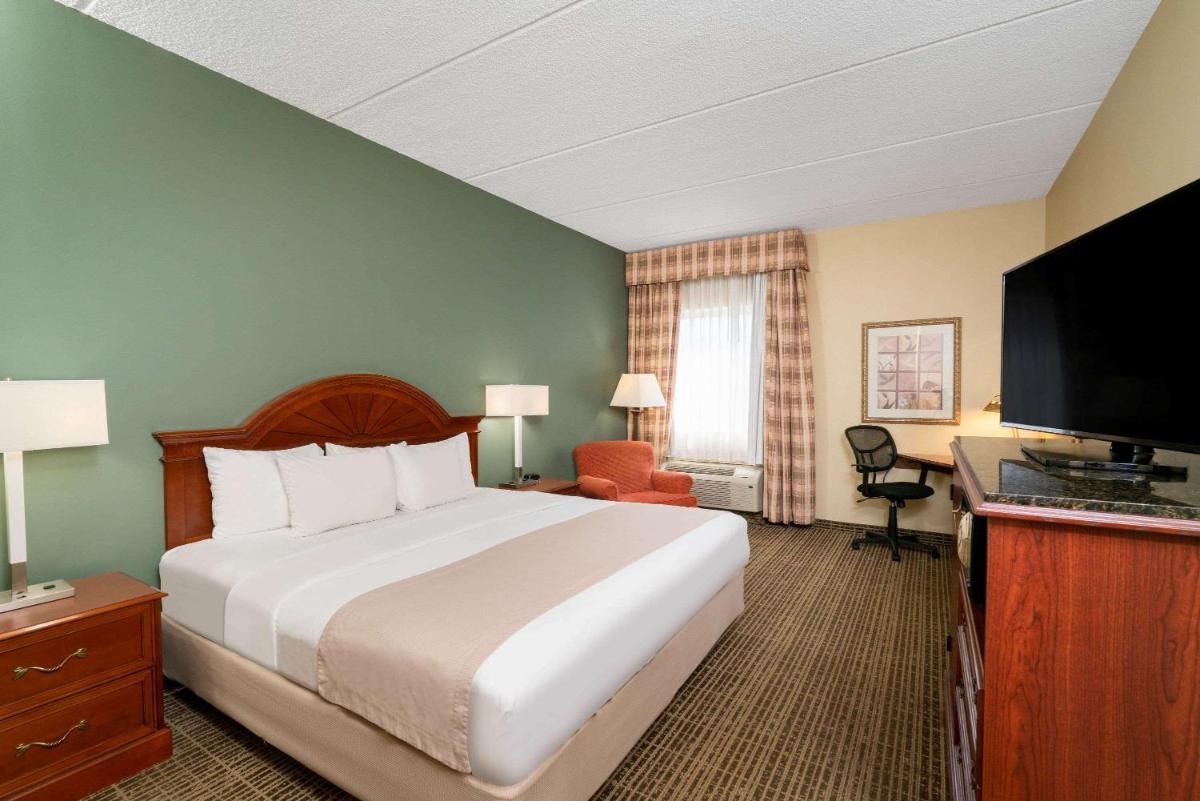 Baymont by Wyndham Knoxville/Cedar Bluff - image 6