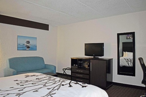 Clarion Inn & Suites West Knoxville - image 14