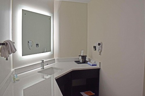 Clarion Inn & Suites West Knoxville - image 18