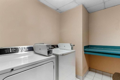 Clarion Inn & Suites West Knoxville - image 23