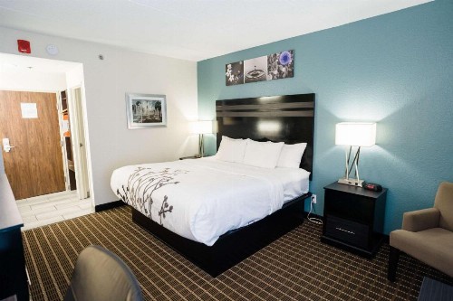 Clarion Inn & Suites West Knoxville - image 33