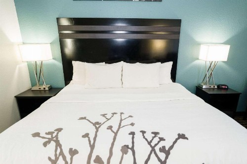 Clarion Inn & Suites West Knoxville - image 37