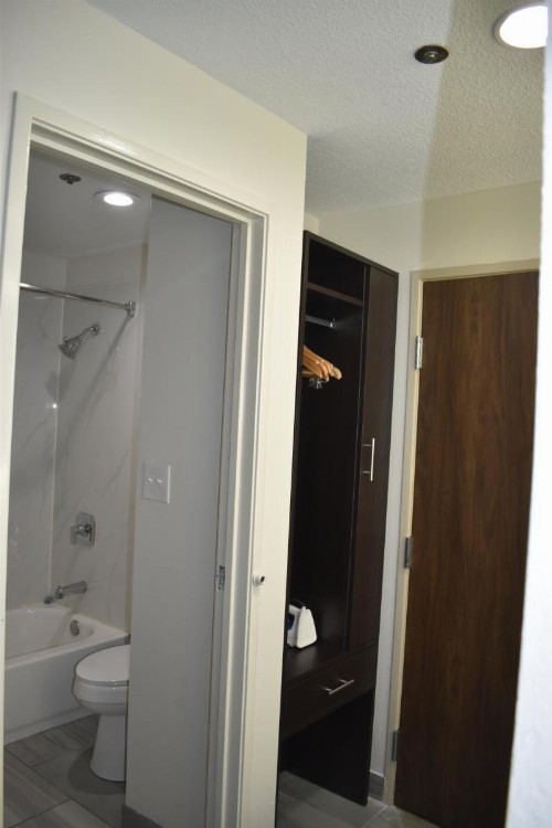 Clarion Inn & Suites West Knoxville - image 42