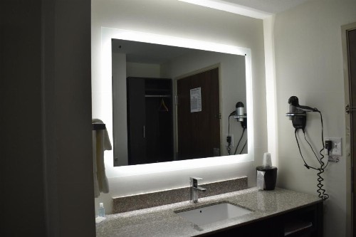 Clarion Inn & Suites West Knoxville - image 46