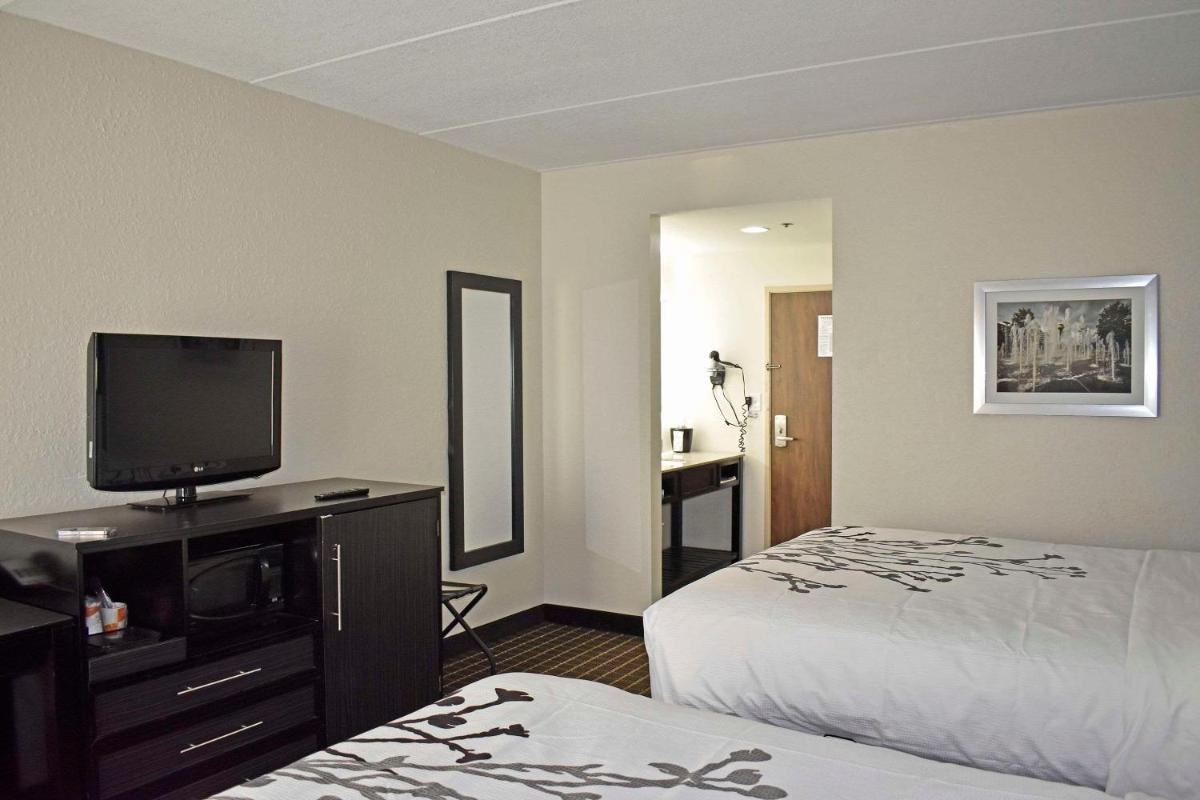 Clarion Inn & Suites West Knoxville - image 6