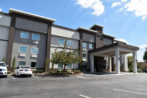 Clarion Inn & Suites West Knoxville - image 7