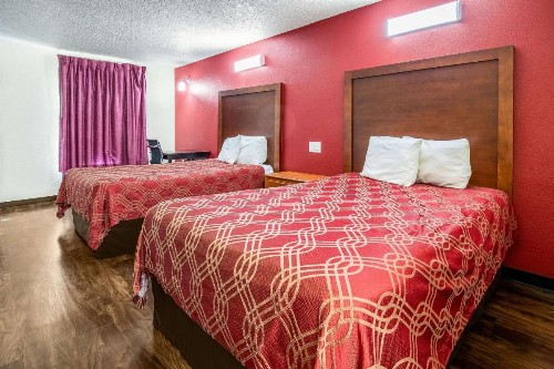 Econo Lodge Knoxville - image 11