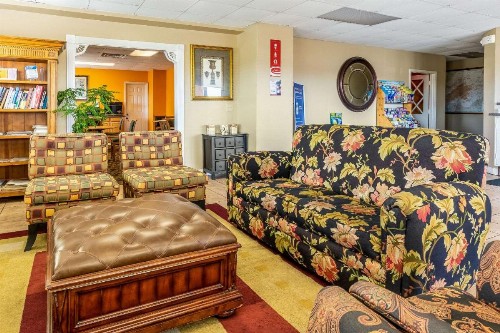 Econo Lodge Knoxville - image 5