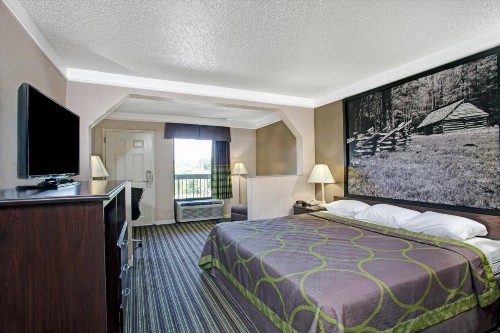 Super 8 by Wyndham Knoxville East - image 18