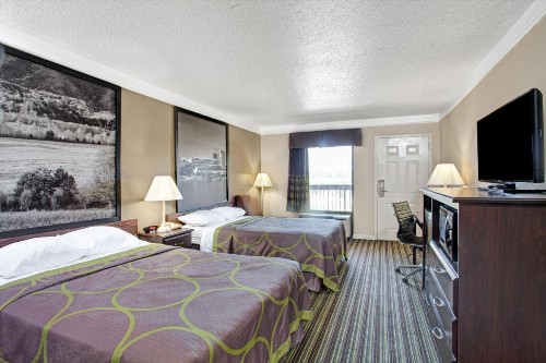 Super 8 by Wyndham Knoxville East - image 19