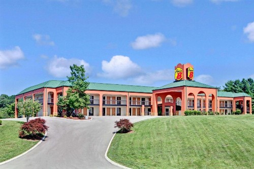 Super 8 by Wyndham Knoxville East - image 25
