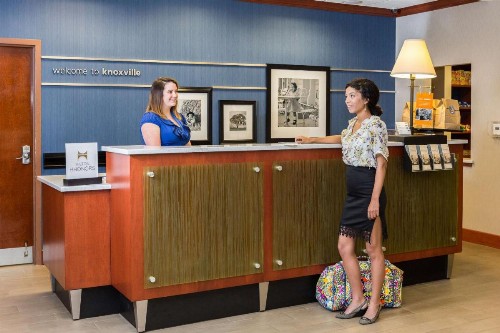 Hampton Inn & Suites Knoxville-Downtown - image 12