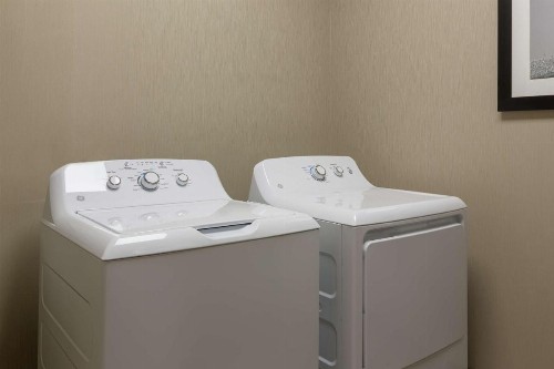 Hampton Inn & Suites Knoxville-Downtown - image 18