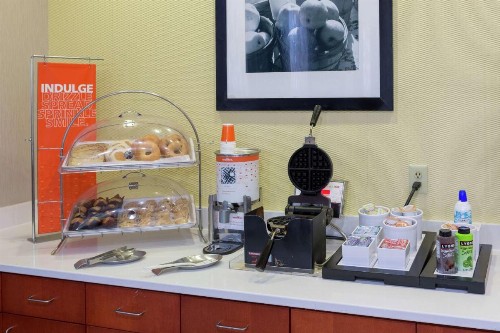 Hampton Inn & Suites Knoxville-Downtown - image 22