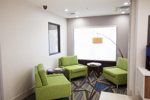 Holiday Inn Express Hotel & Suites Knoxville-Farragut an IHG Hotel - image 3