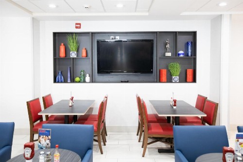 Holiday Inn Express Hotel & Suites Knoxville-Farragut an IHG Hotel - image 39