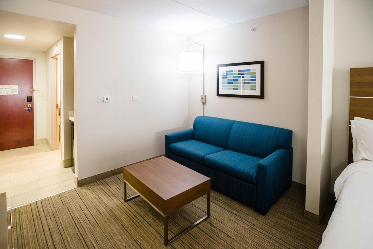 Holiday Inn Express Hotel & Suites Knoxville-Farragut an IHG Hotel - image 4