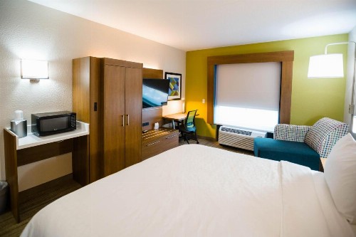 Holiday Inn Express Hotel & Suites Knoxville-Farragut an IHG Hotel - image 5