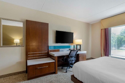 Comfort Suites East Knoxville - image 25