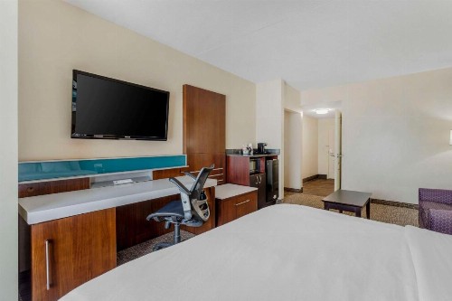 Comfort Suites East Knoxville - image 28