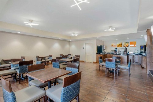 Comfort Suites East Knoxville - image 9