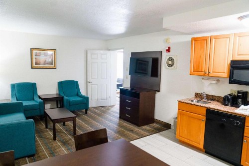 MainStay Suites Knoxville - image 12