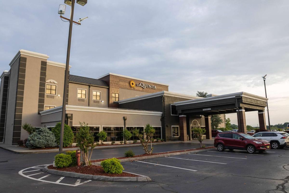 La Quinta by Wyndham Knoxville East - main image