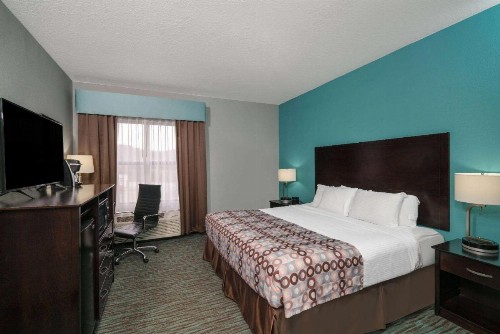 La Quinta by Wyndham Knoxville East - image 12